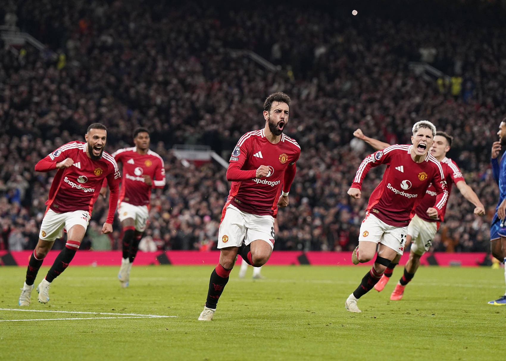 集结日NBA总决赛焦点战，利物浦更衣室发声，球迷炸锅，训练强度明显提升(曼联球迷和利物浦球迷)